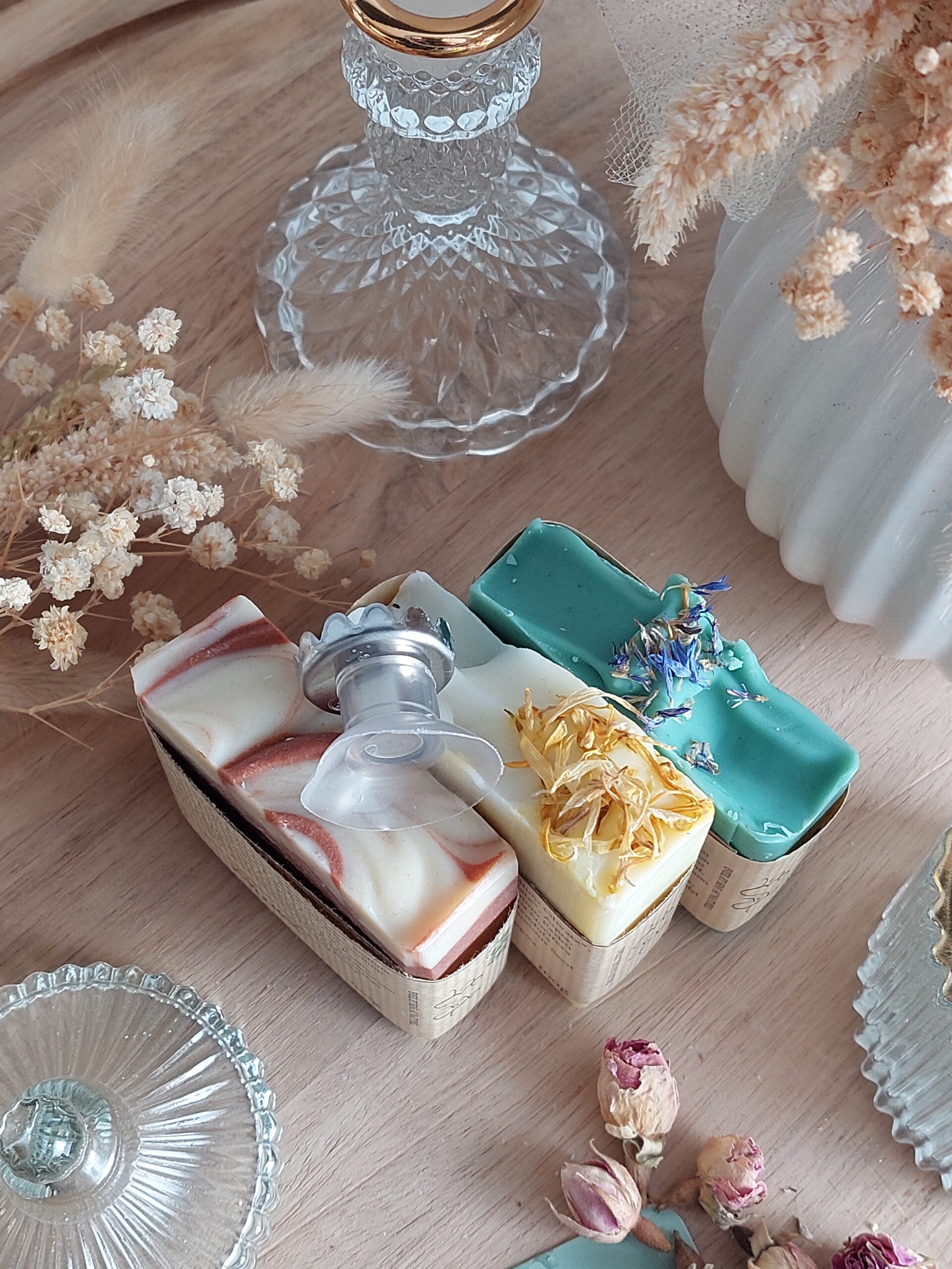 Sélection 3 savons de 100g et son porte savon aimanté