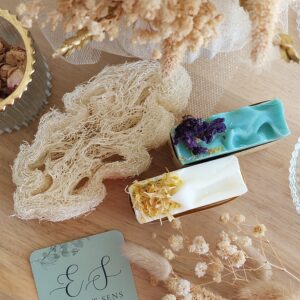 Sélection 2 savons de 100g et son porte savon loofah