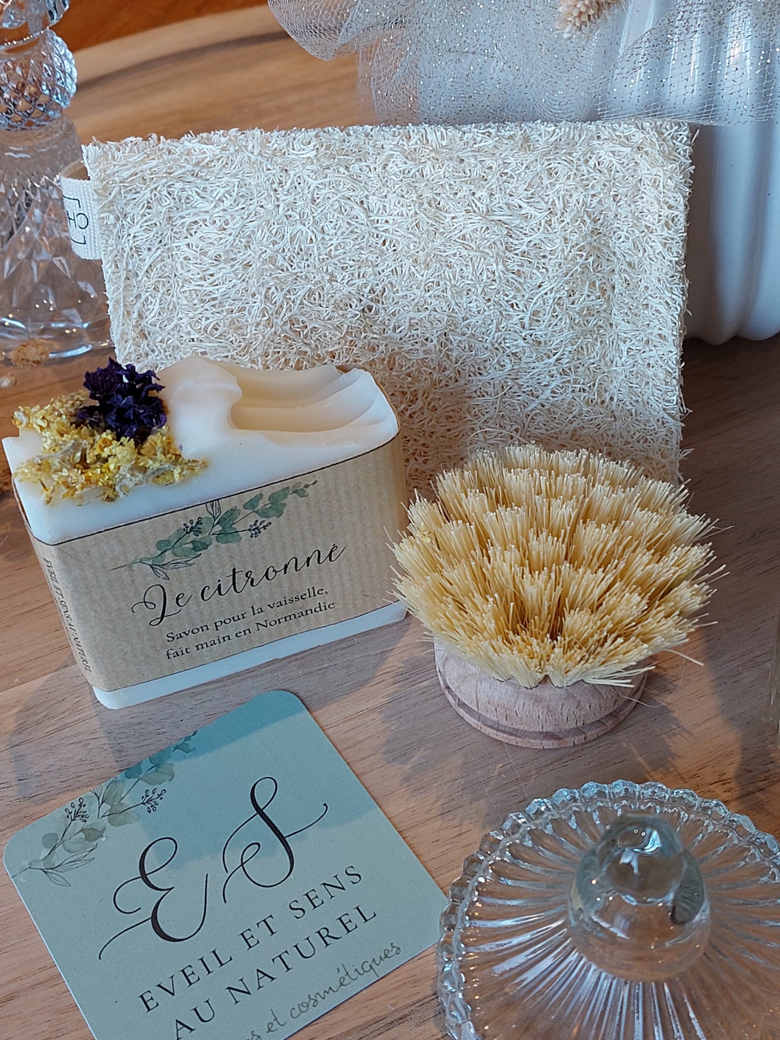 coffret vaisselle 1 savon vaisselle 1 brosse vaisselle 1 éponge loofah