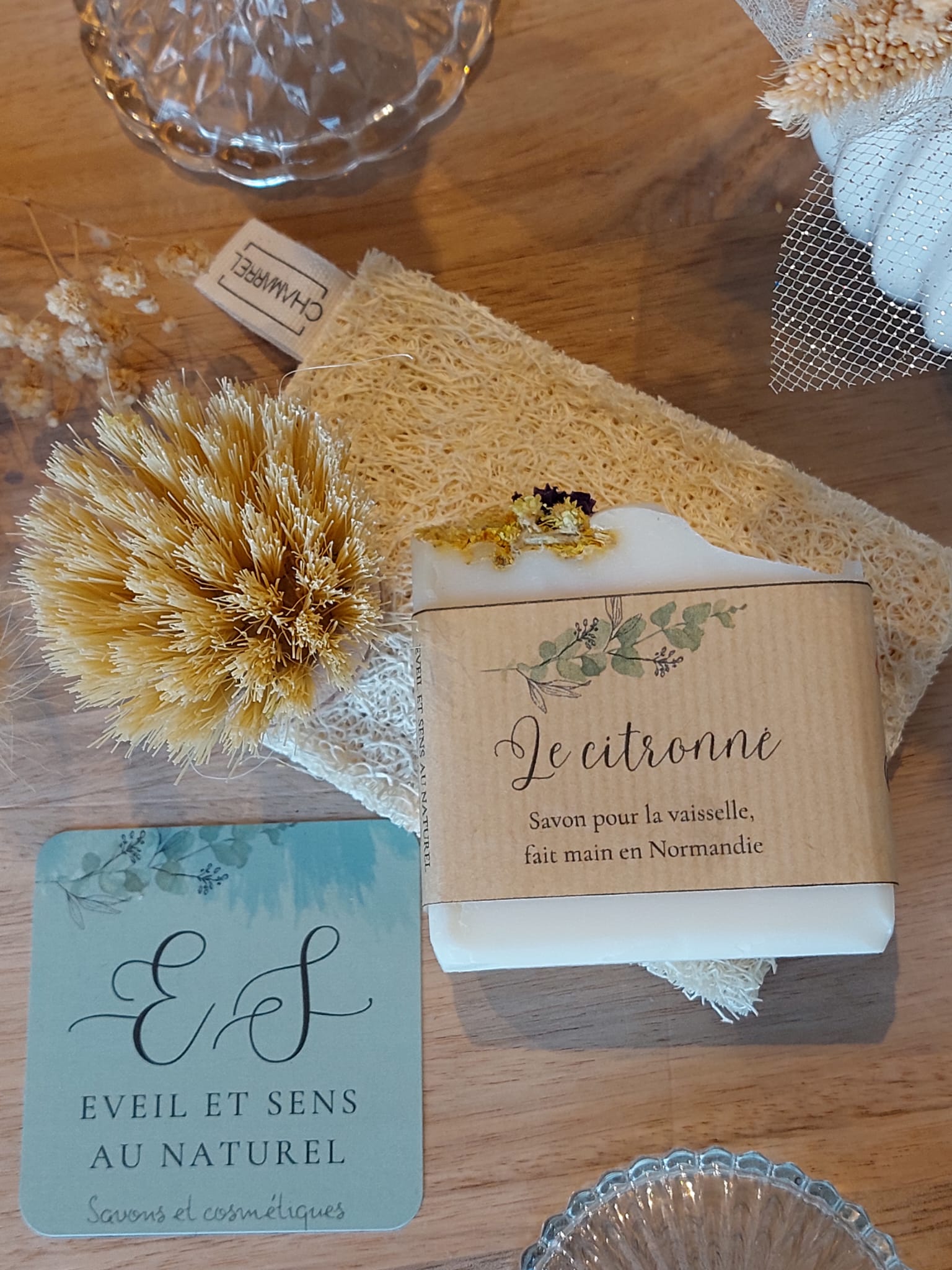 coffret vaisselle 1 savon vaisselle 1 brosse vaisselle 1 éponge loofah