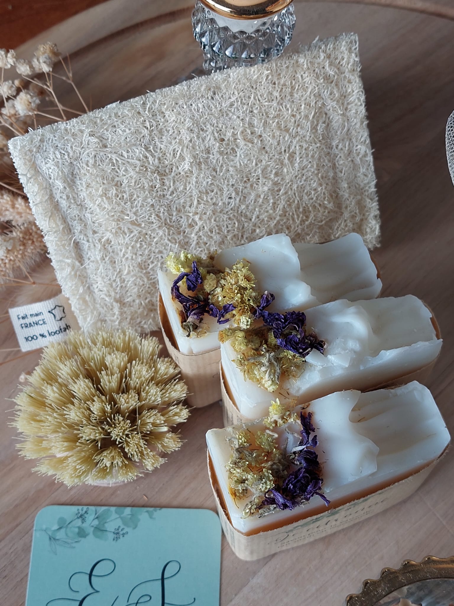 Sélection de 3 savons vaisselle, 1 éponge loofah, 1 brosse vaisselle