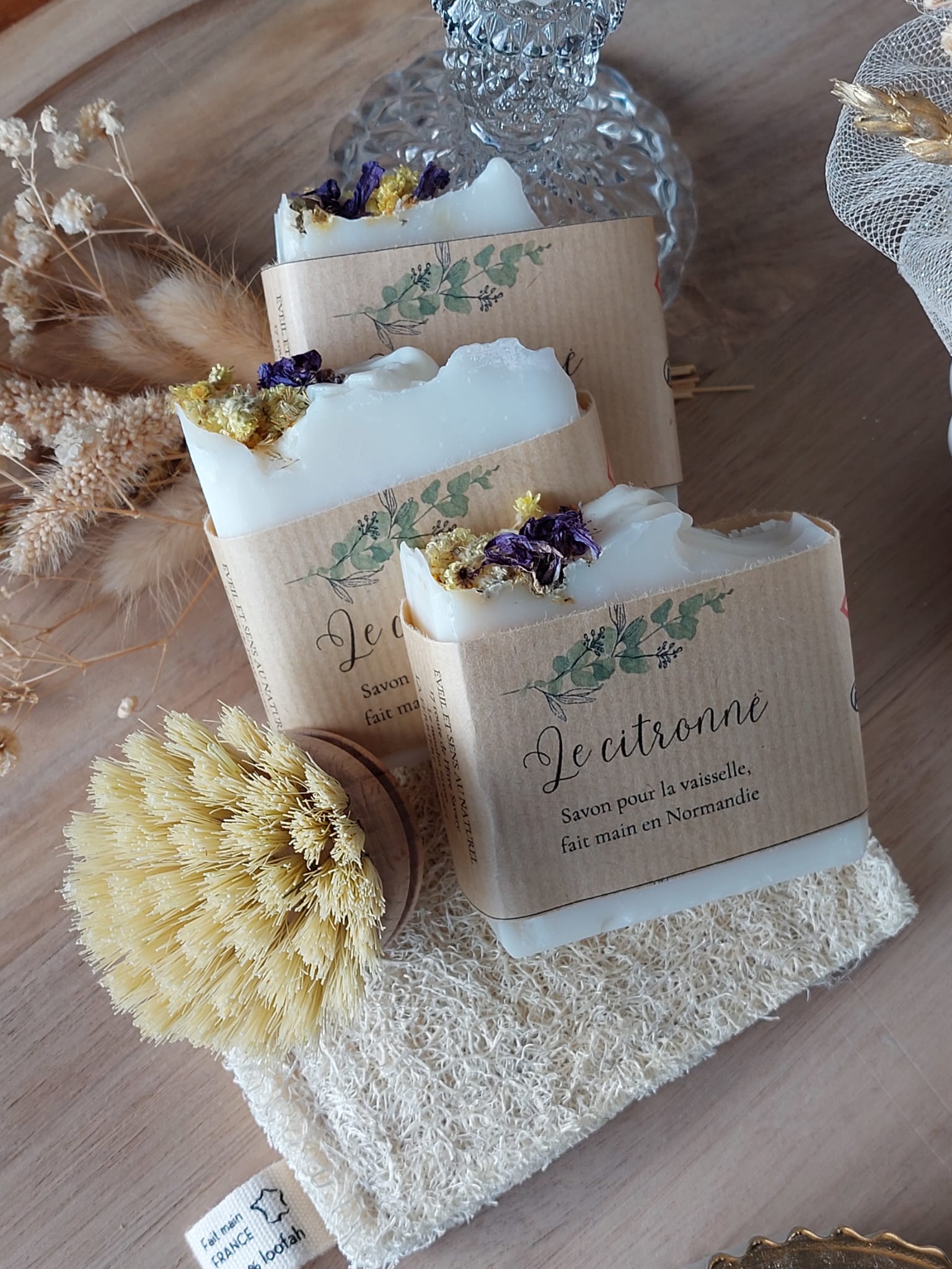 Sélection de 3 savons vaisselle, 1 éponge loofah, 1 brosse vaisselle